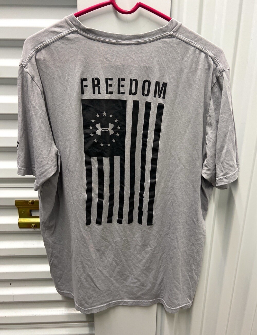 Under Armour HeatGear T Shirt Mens Extra Large Gray Freedom Flag Flaw